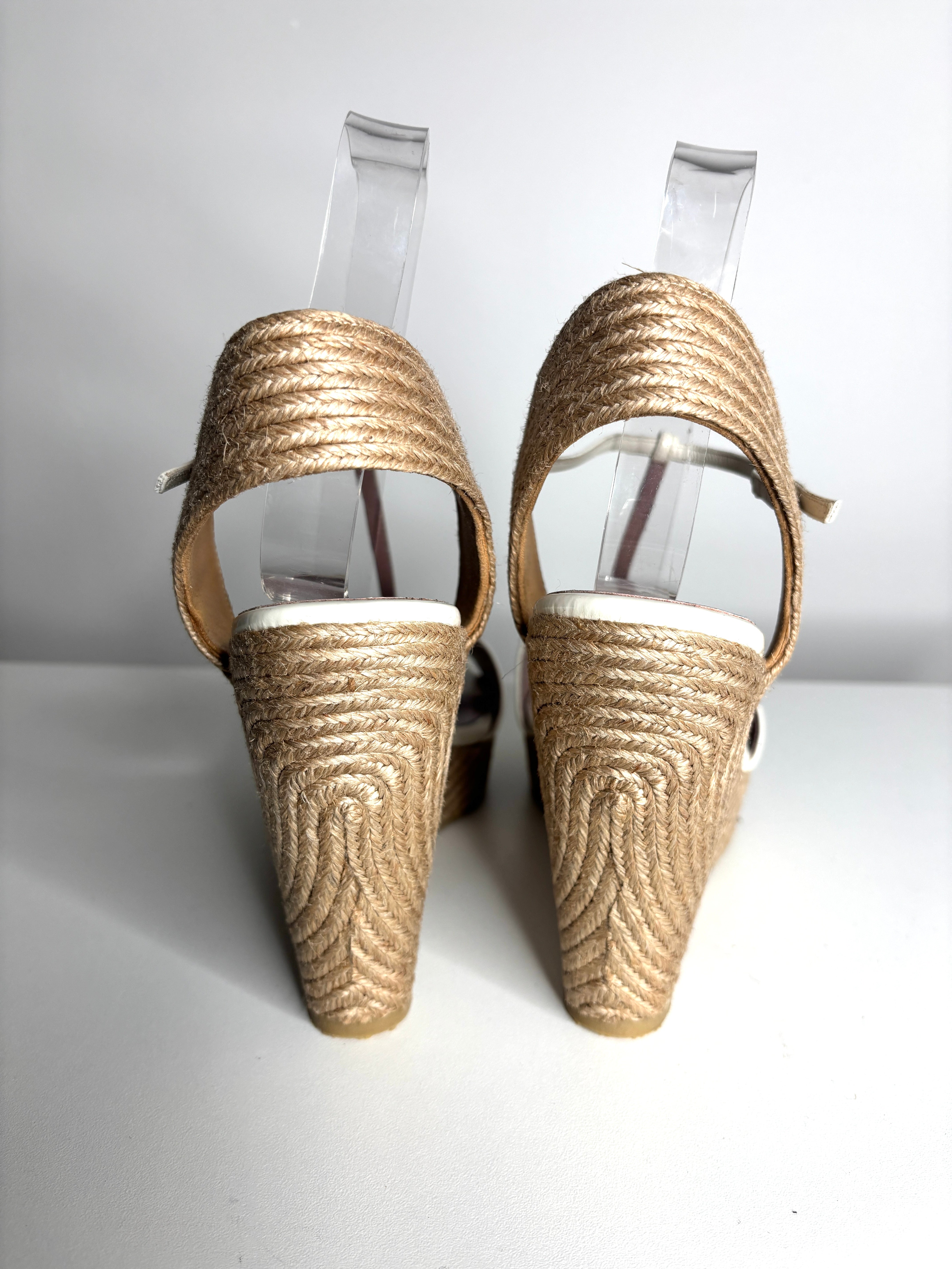 090D5953-C6E0-47E2-B1F2-1101397B178D