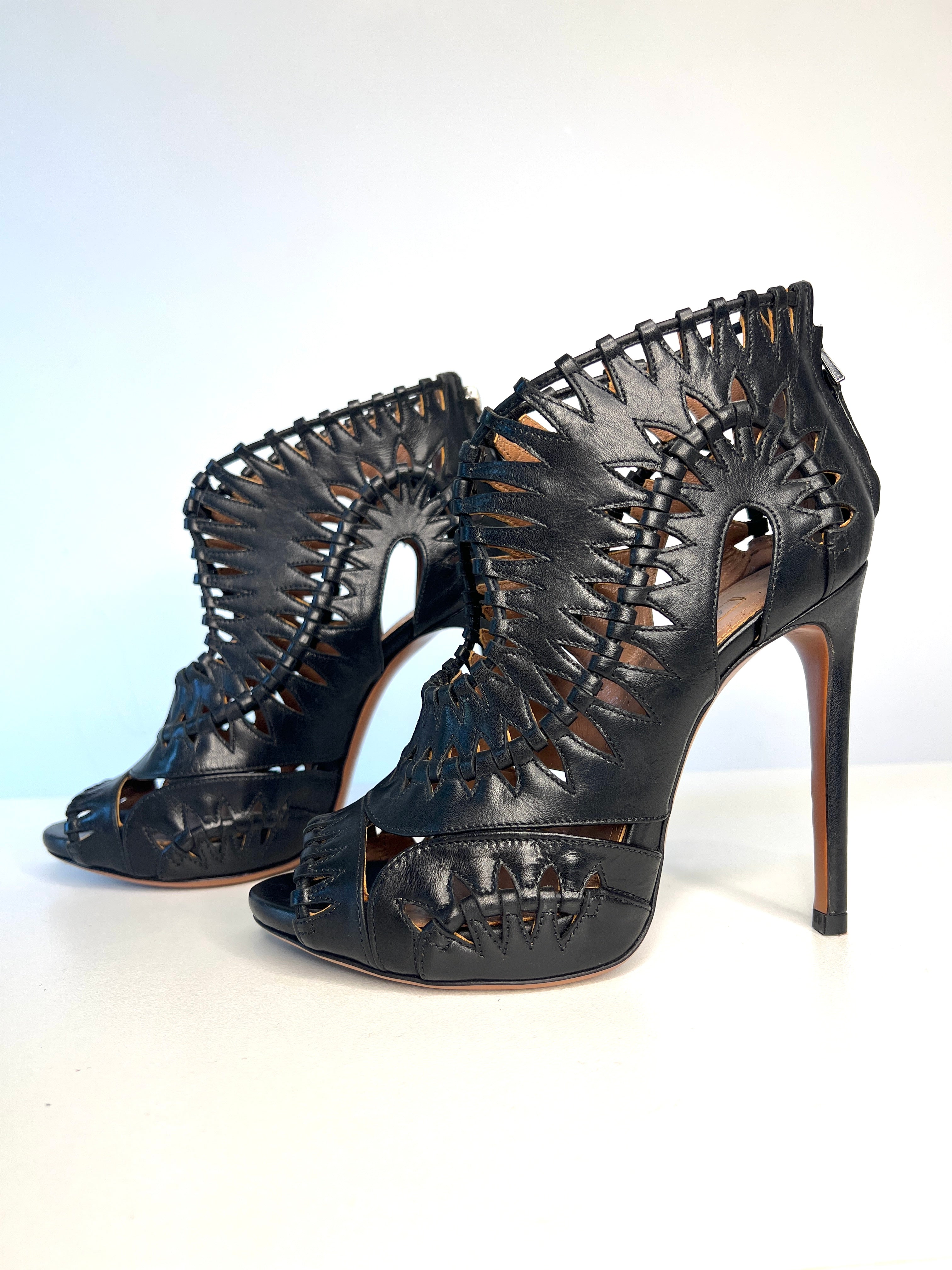 29E893C7-A8AA-4E35-B829-0423CF040A16