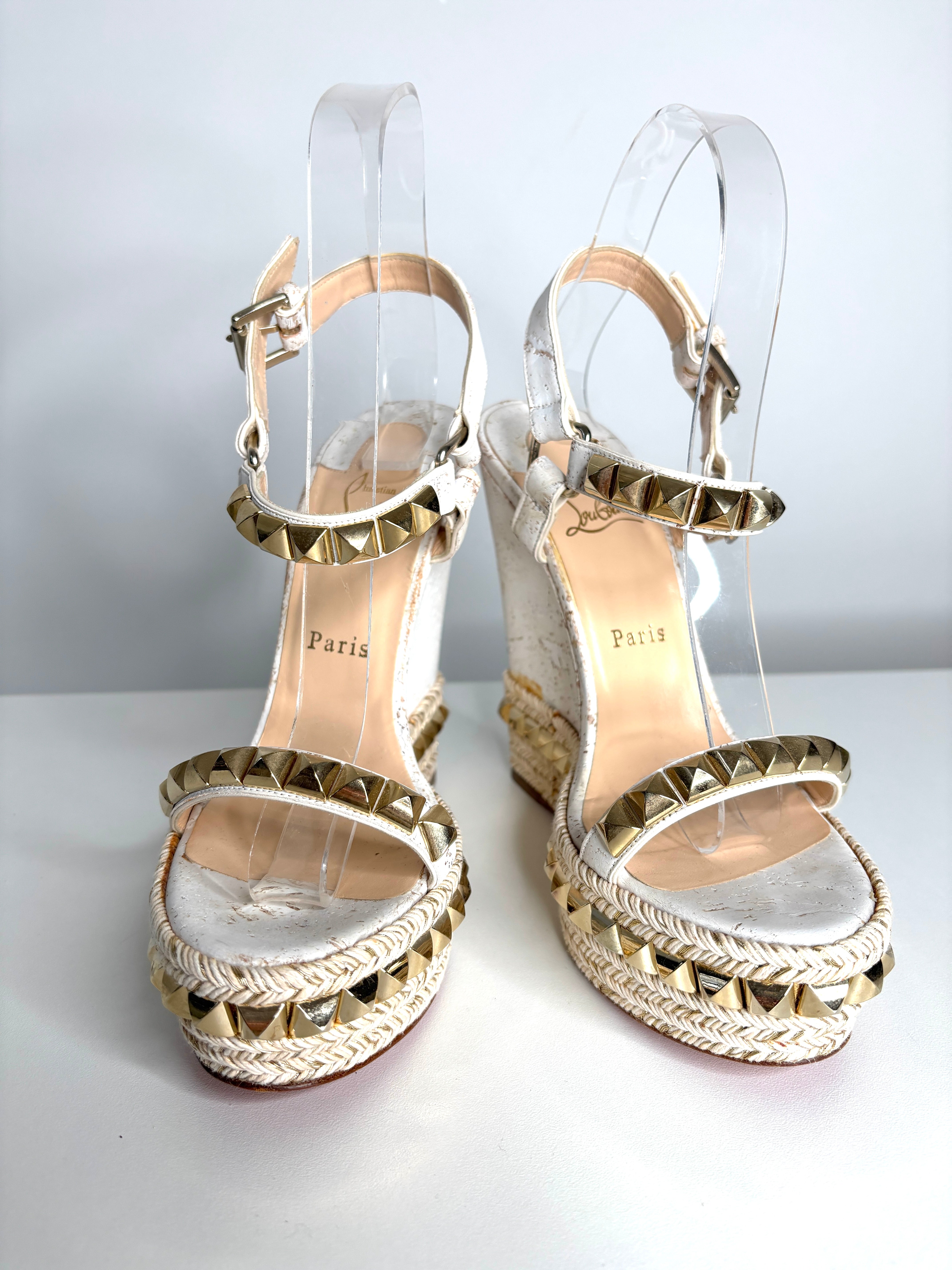 5213D6E2-AC3C-4FED-8F29-45B7900FDDC7