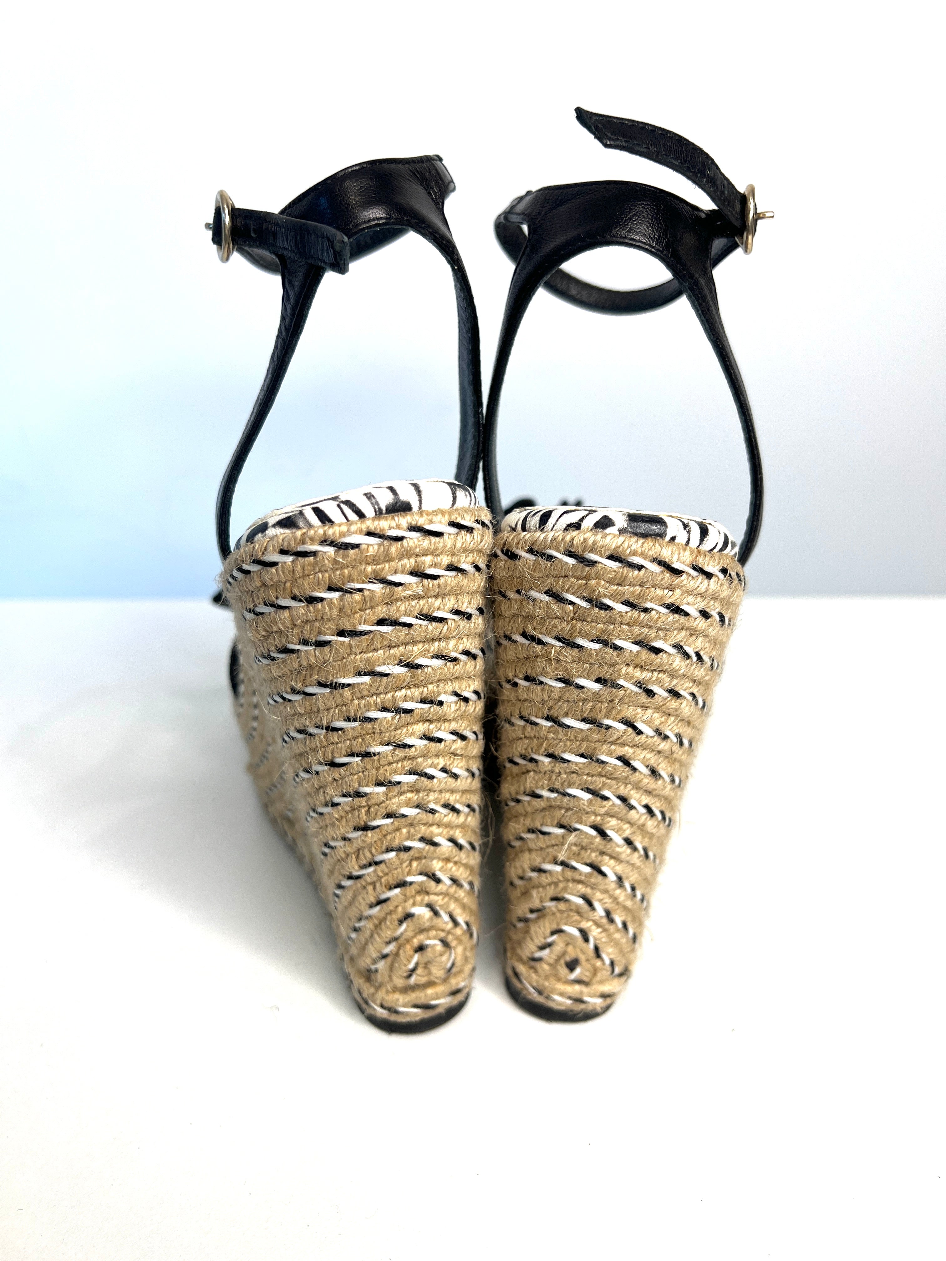 7168C5FC-98E3-49D9-B3D8-4D22C9E2213B