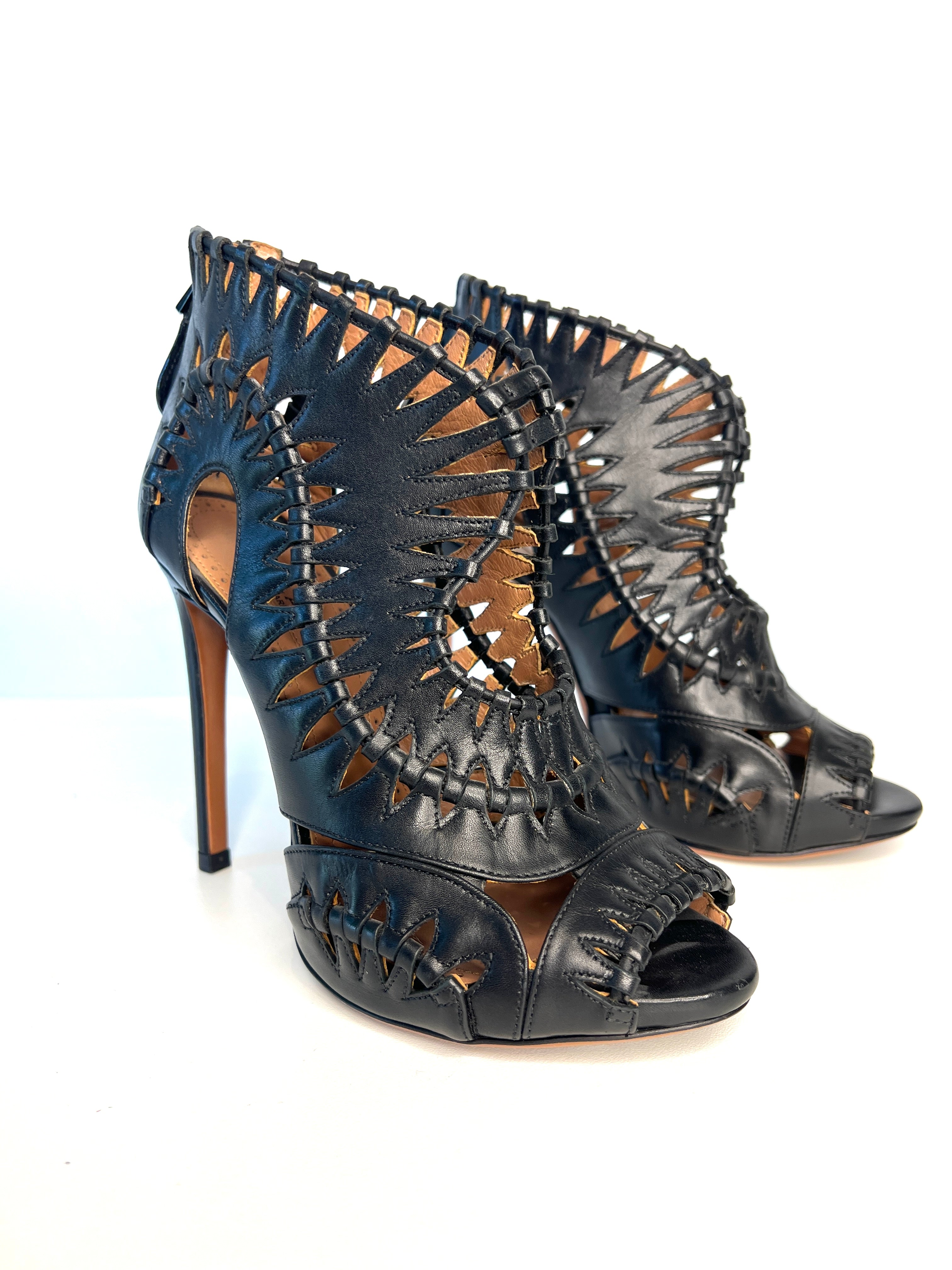 CB659158-2E33-4C9C-B2E4-639DCCDFD3D1