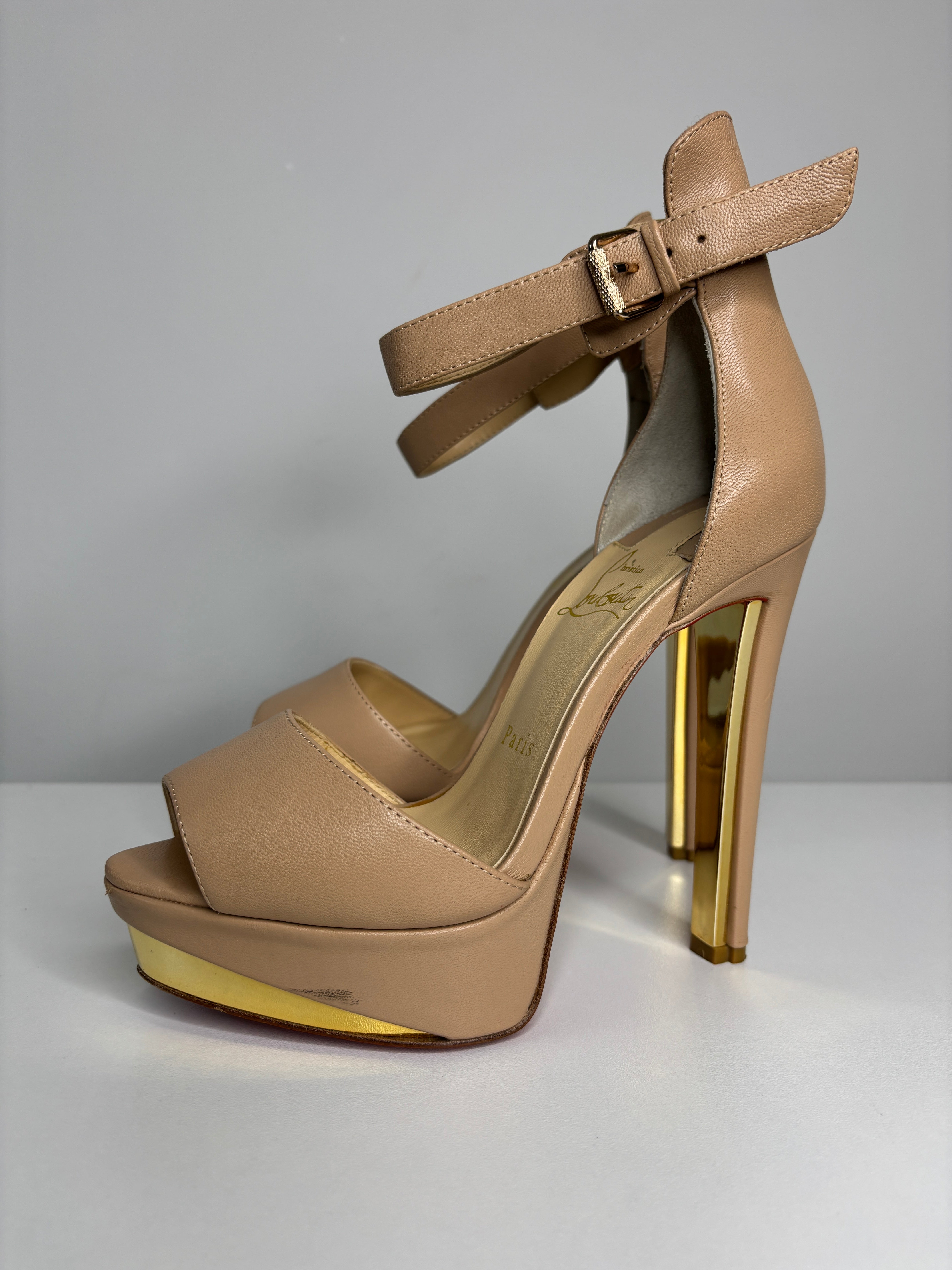 DAA739C1-1D09-4D85-B55A-A3CB5E5F95C3