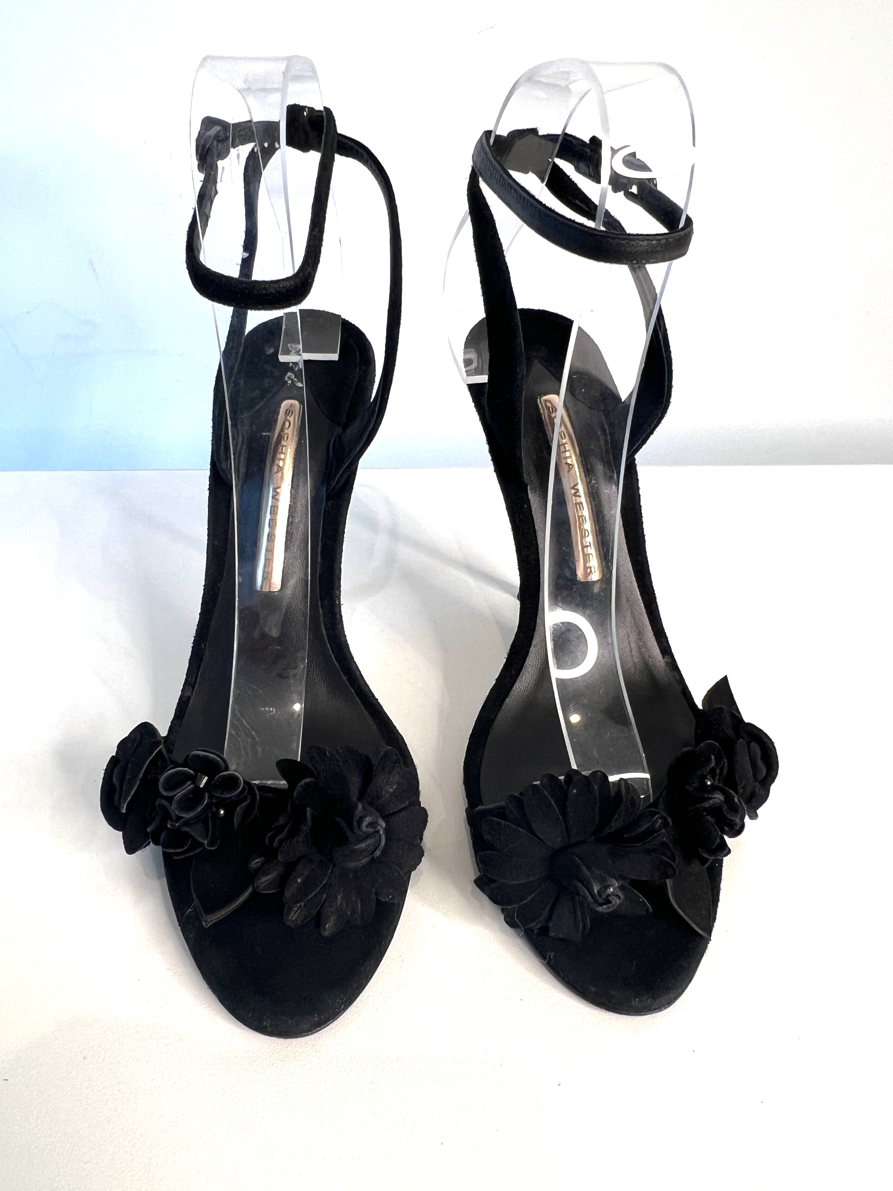 DF73B1C8-5C5D-496A-9864-D590F6934006