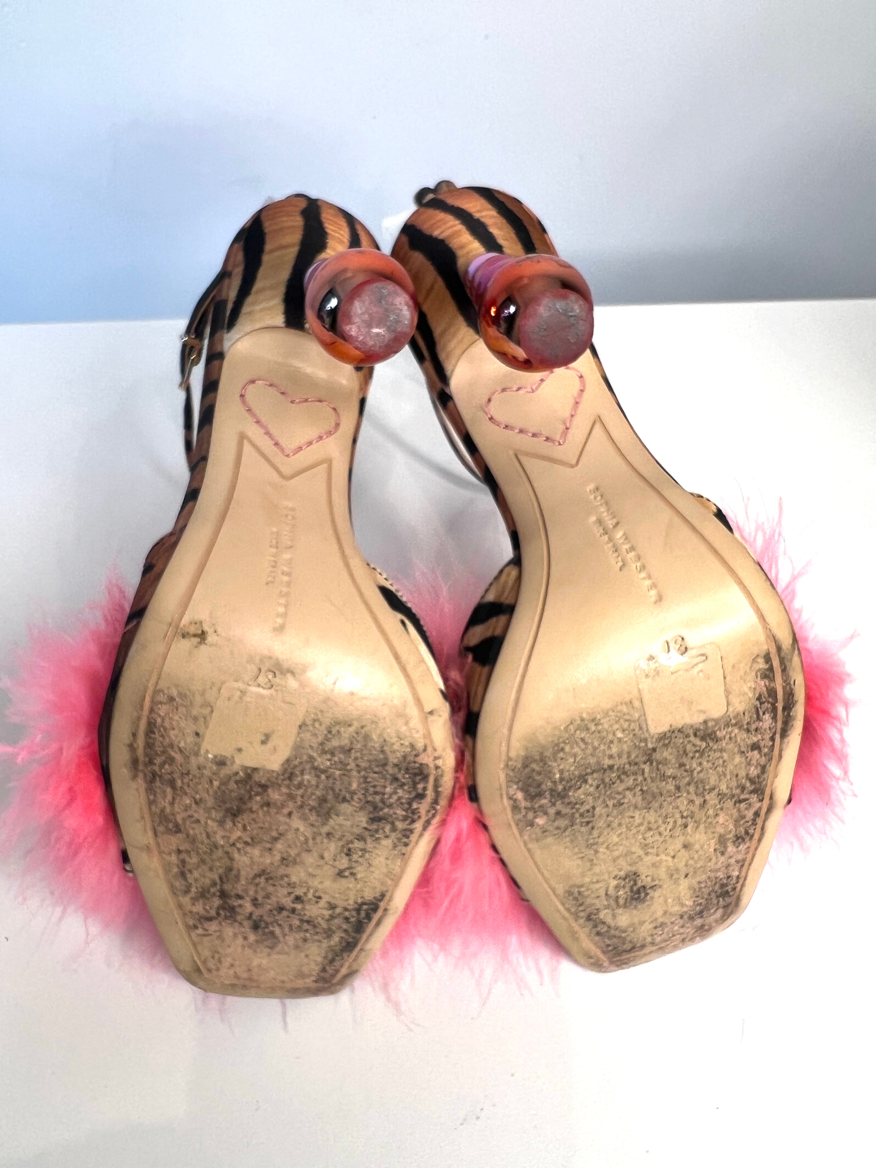 EB53889F-6C1D-45F4-8438-8F3AAE6ADD88