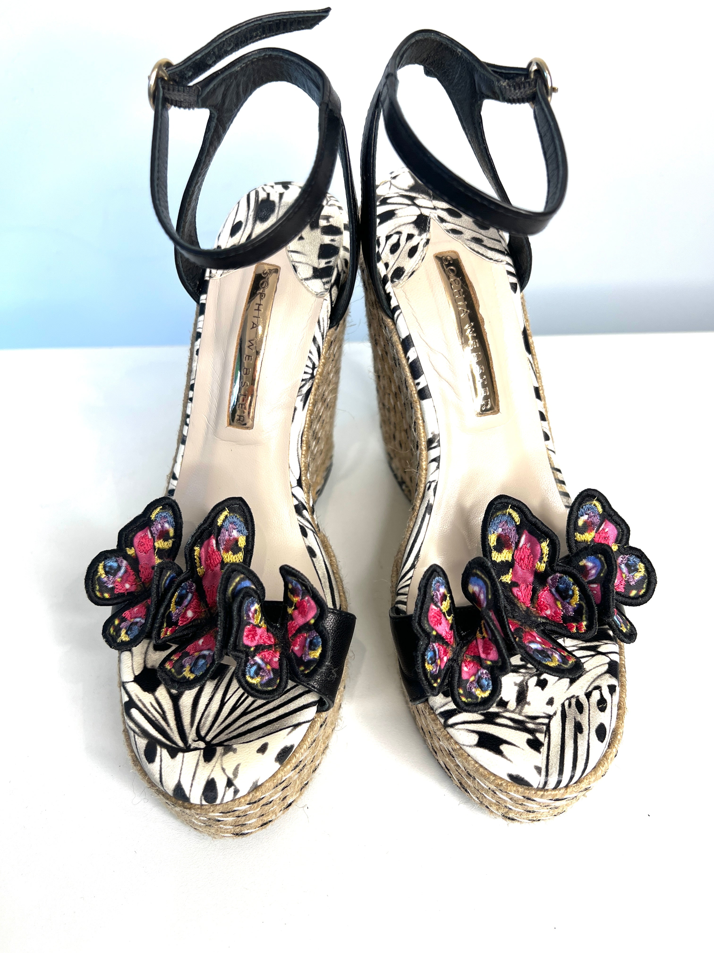 EC160E14-6849-4A52-AF5F-7D00BF130ED1